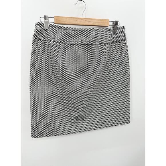 Ann Taylor LOFT Skirt Women 4 Black White Polyester Blend Side Zip Mini - Picture 2 of 8